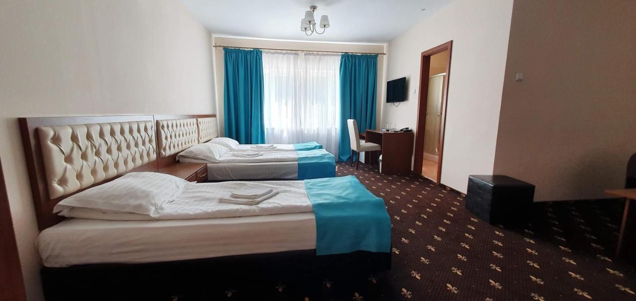 Hostel Paltinis Hunedoara Exterior photo