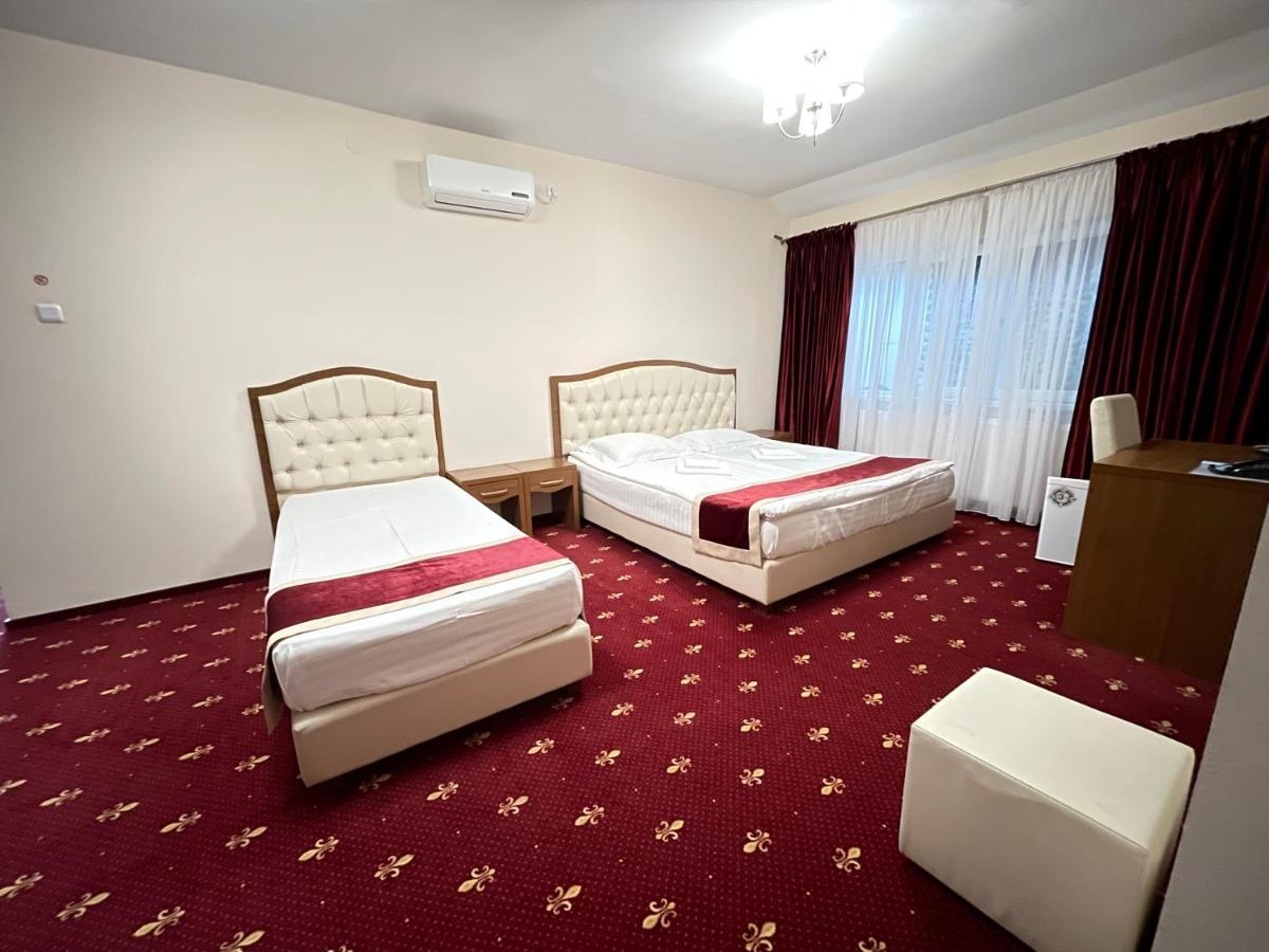Hostel Paltinis Hunedoara Exterior photo