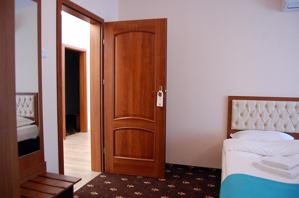 Hostel Paltinis Hunedoara Room photo