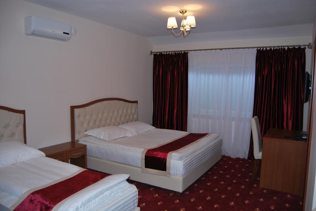 Hostel Paltinis Hunedoara Room photo